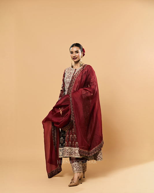 PATRALEKHA IN CUSTOM HK