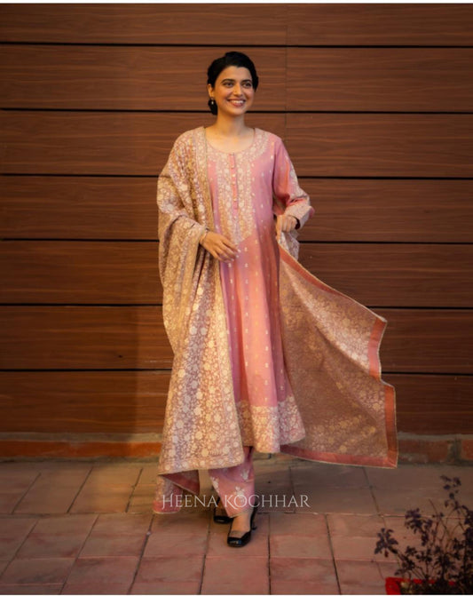 NIMRAT KHAIRA IN AZBANA