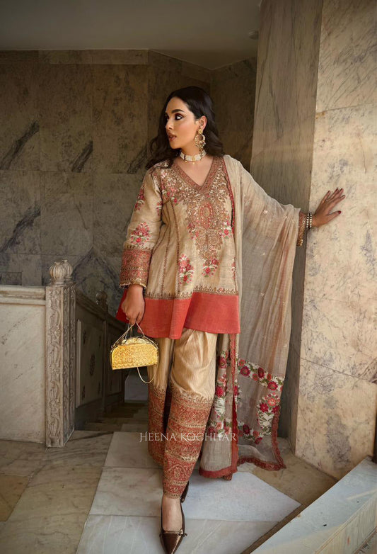 NEHA SINGH IN DAHLIA